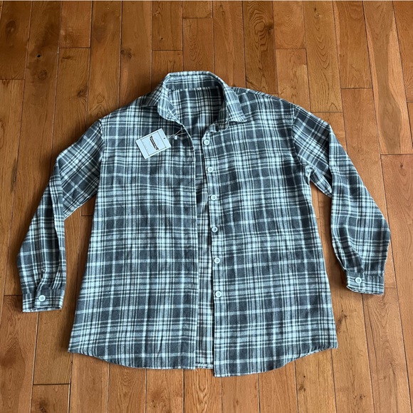 Zontroldy Plaid Flannel Oversized Long Sleeve Button Down - Size Medium - Picture 3 of 7